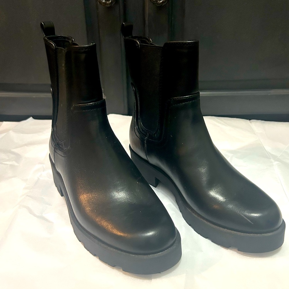 New without tags. Boots by Old Navy.